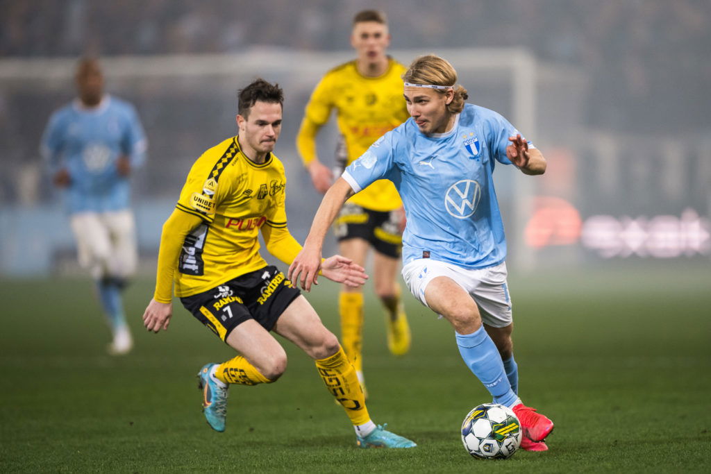 100 himmelsblå matcher för Sebastian Nanasi Malmö FF